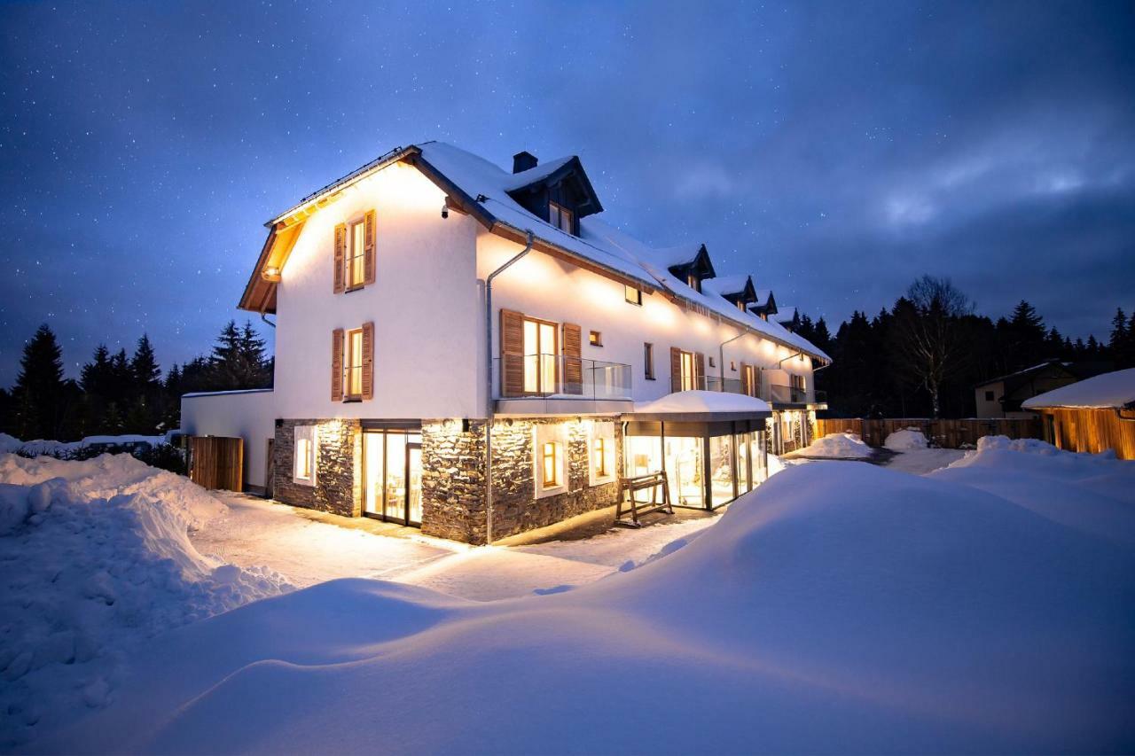 Hotel Tannenhaus Schöneck Exterior foto